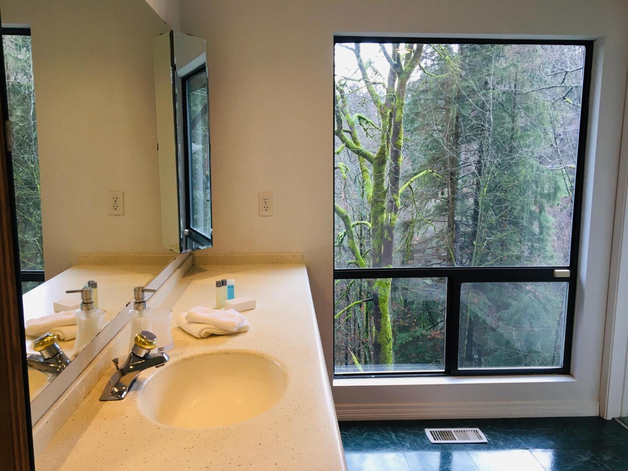 Creekside City Center Suite North Vancouver Exterior foto